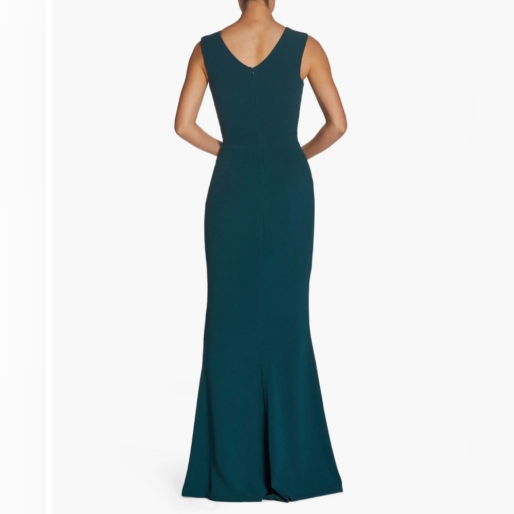 NWT Dress the Population Sandra Plunge Crepe Trumpet Gown Sz M - Picture 2 of 6